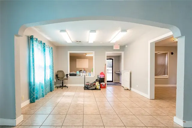 Photo 4 — 1711 W Broadway Avenue, Elk City, OK 73644