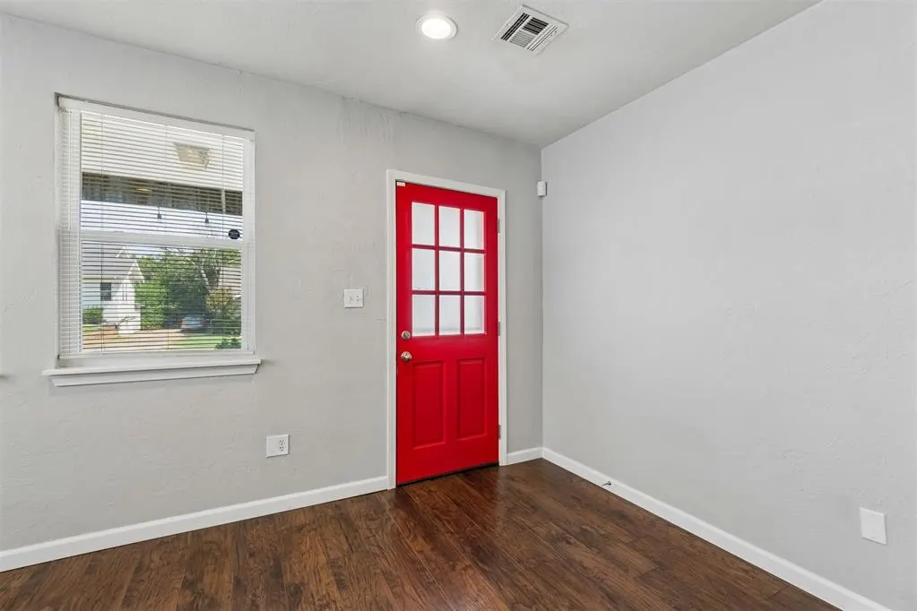 Photo 7 — 1012 W Hill Street, Oklahoma City, OK 73118