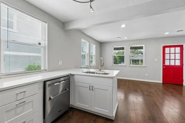 Photo 8 — 1012 W Hill Street, Oklahoma City, OK 73118