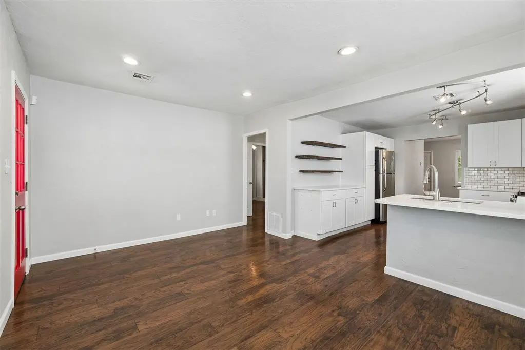 Photo 9 — 1012 W Hill Street, Oklahoma City, OK 73118