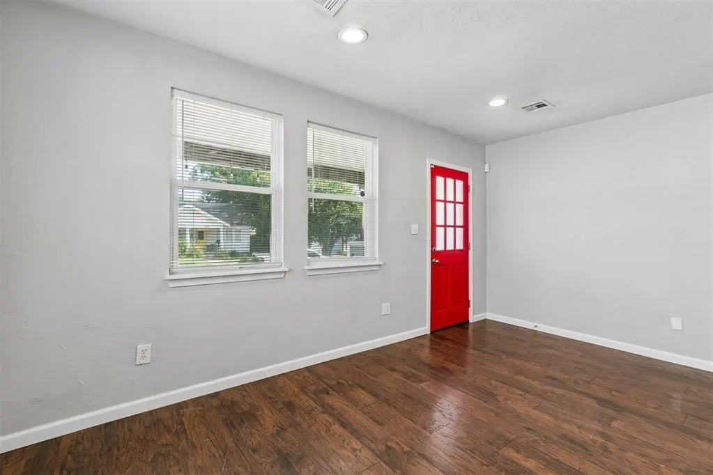 Photo 10 — 1012 W Hill Street, Oklahoma City, OK 73118