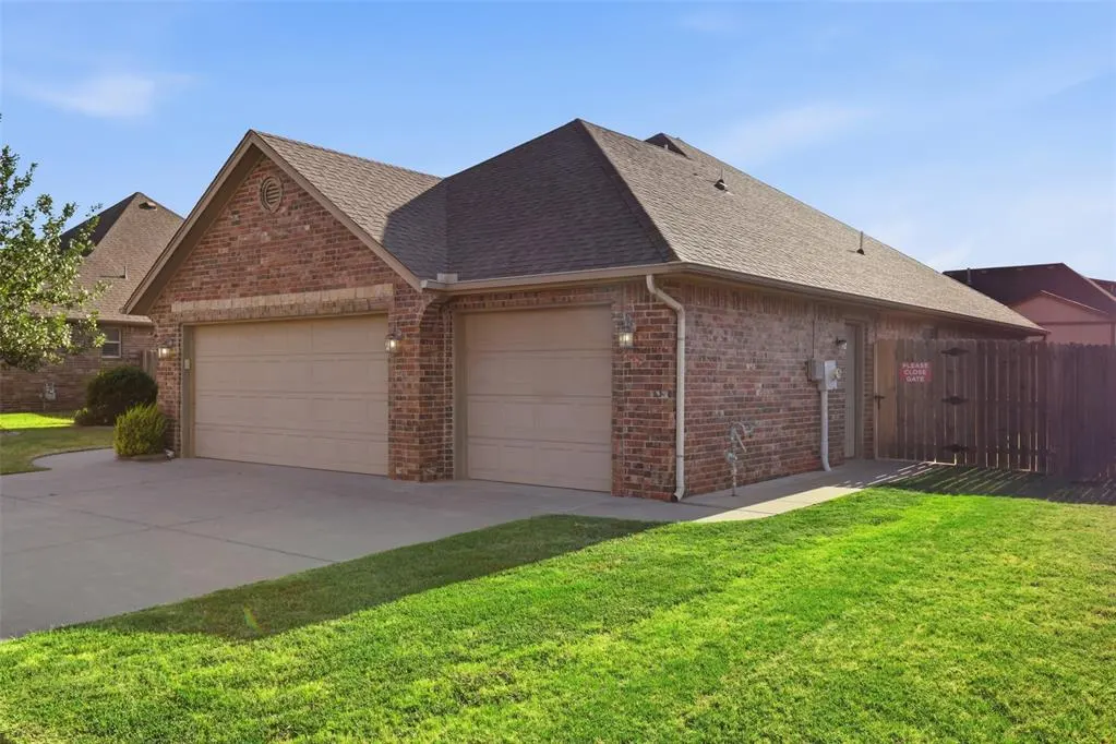 Photo 2 — 4800 Millstone Drive, Oklahoma City, OK 73179