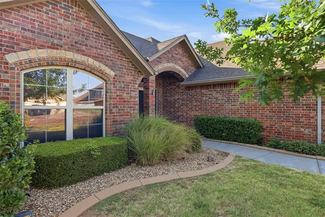 Photo 4 — 4800 Millstone Drive, Oklahoma City, OK 73179