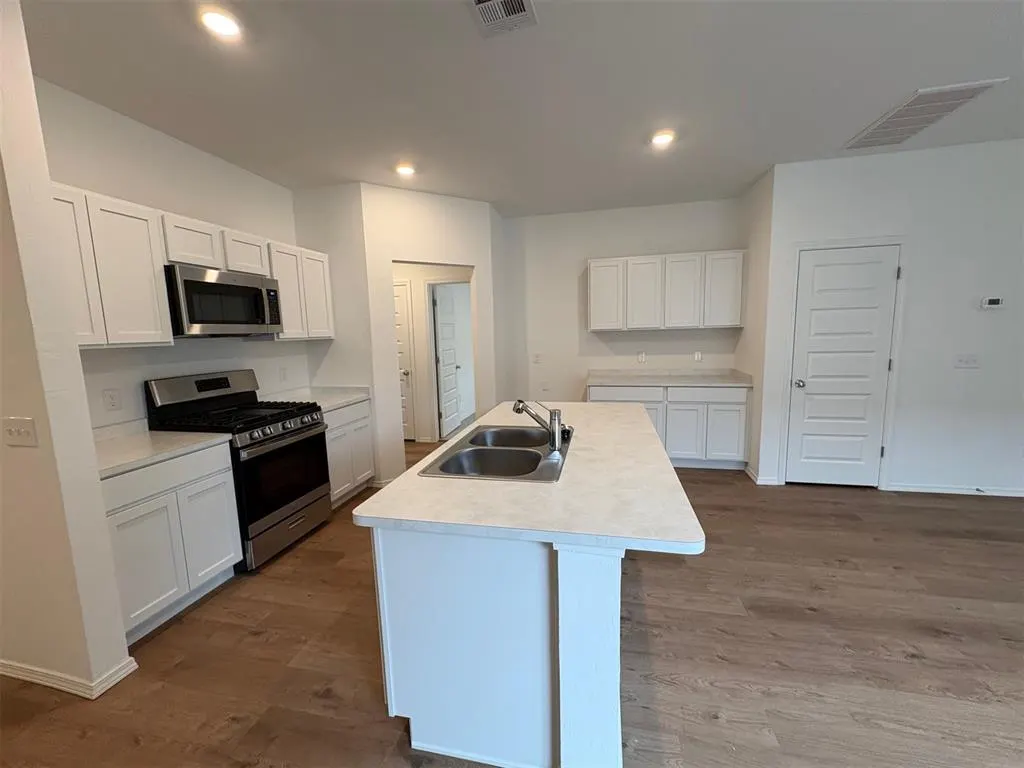 Photo 5 — 1115 Colt Drive, Guthrie, OK 73044