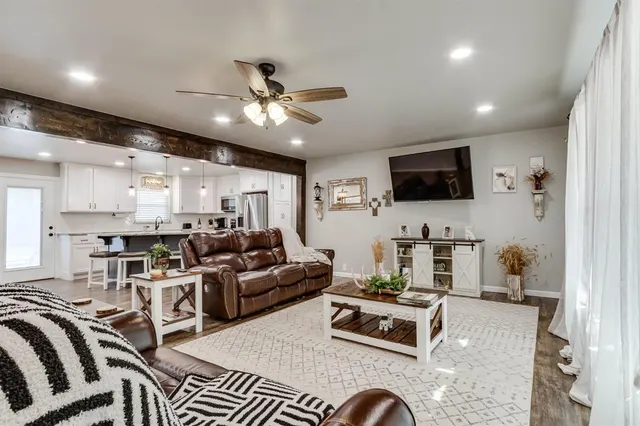 Photo 4 — 209 S 4th Street, Okarche, OK 73762