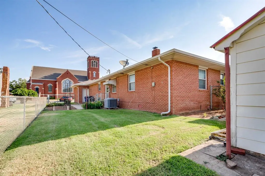 Photo 14 — 209 S 4th Street, Okarche, OK 73762