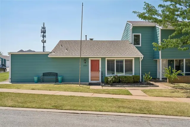 Photo 2 — 2825 Indian Creek Boulevard, Oklahoma City, OK 73120