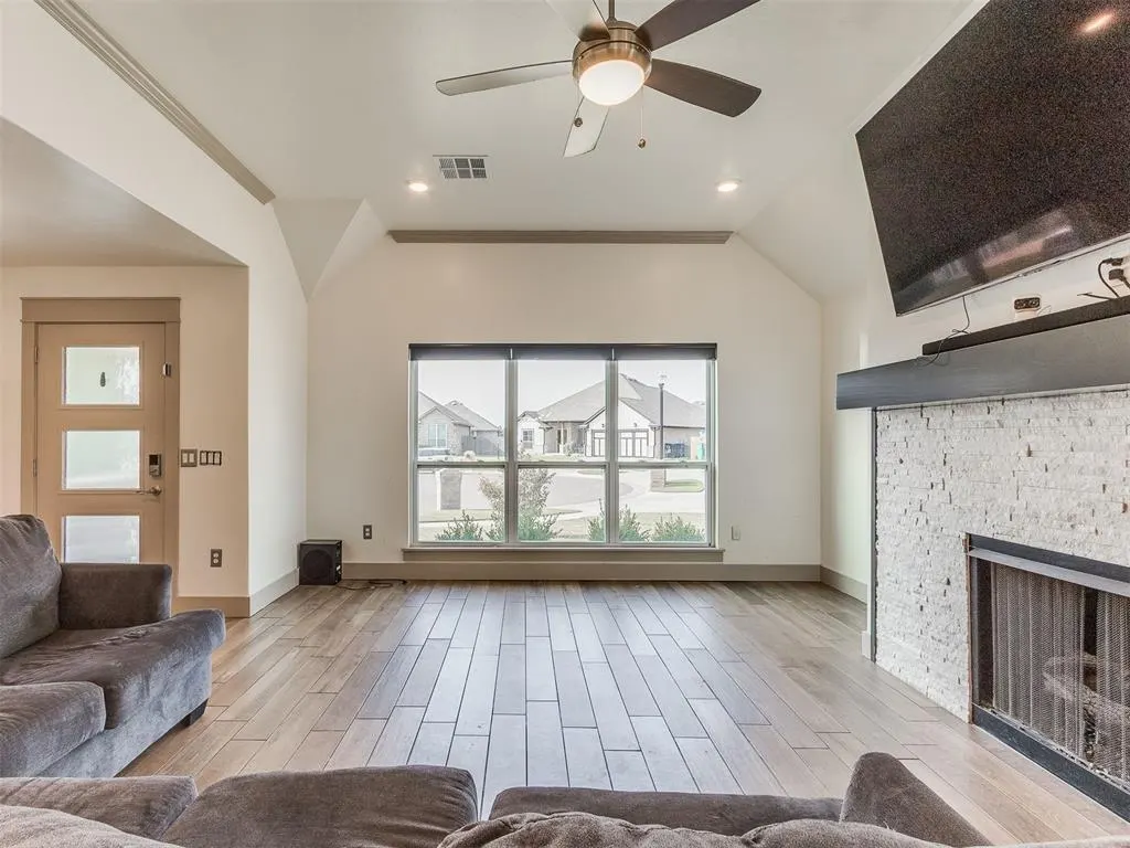 Photo 3 — 1112 SW 141st Street, Oklahoma City, OK 73170