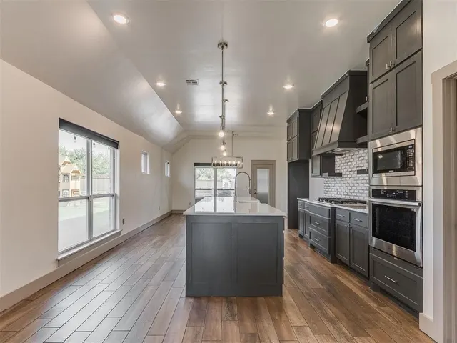 Photo 8 — 1112 SW 141st Street, Oklahoma City, OK 73170