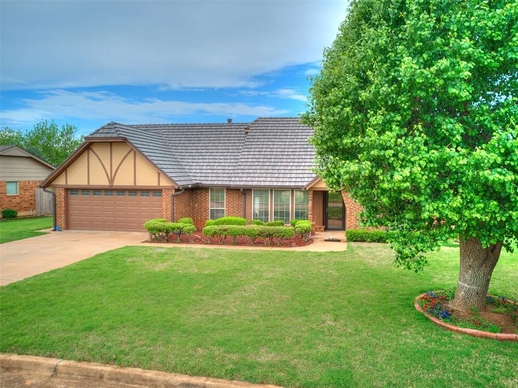 Photo 2 — 904 Park Place, Kingfisher, OK 73750