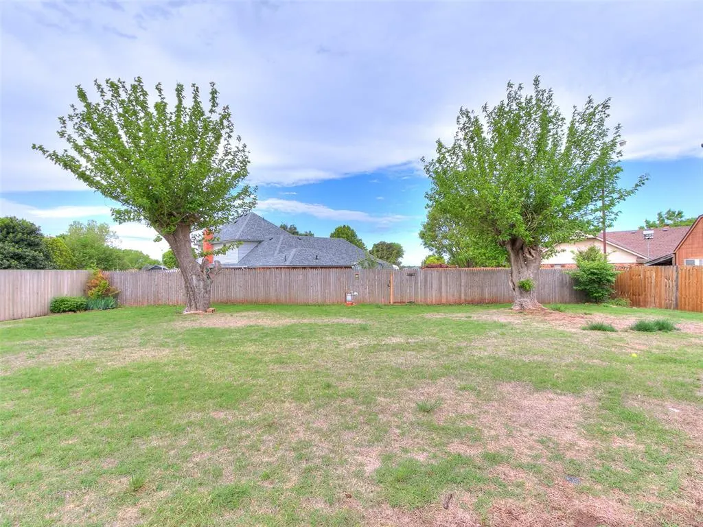Photo 11 — 904 Park Place, Kingfisher, OK 73750