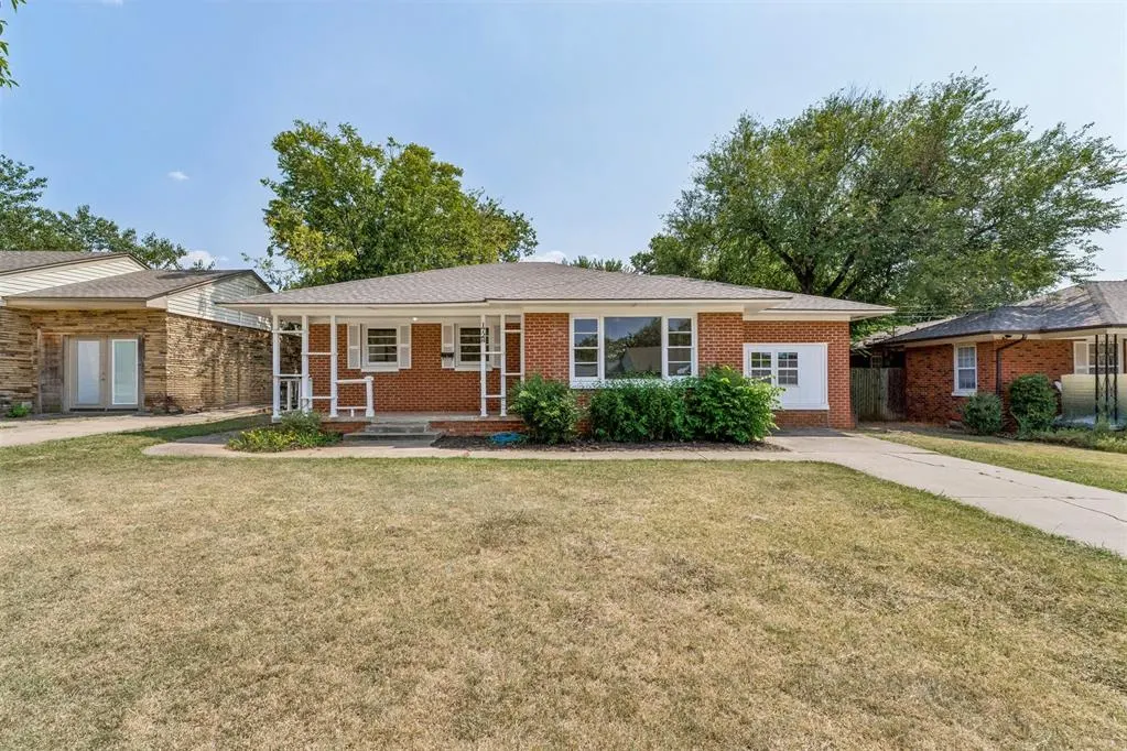 Photo 2 — 1728 Andover Court, Oklahoma City, OK 73120