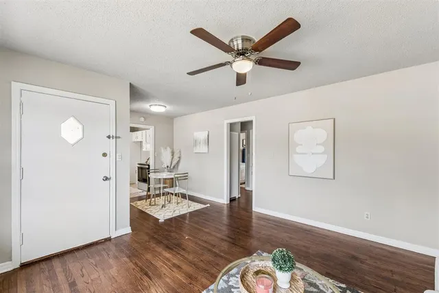 Photo 5 — 1728 Andover Court, Oklahoma City, OK 73120
