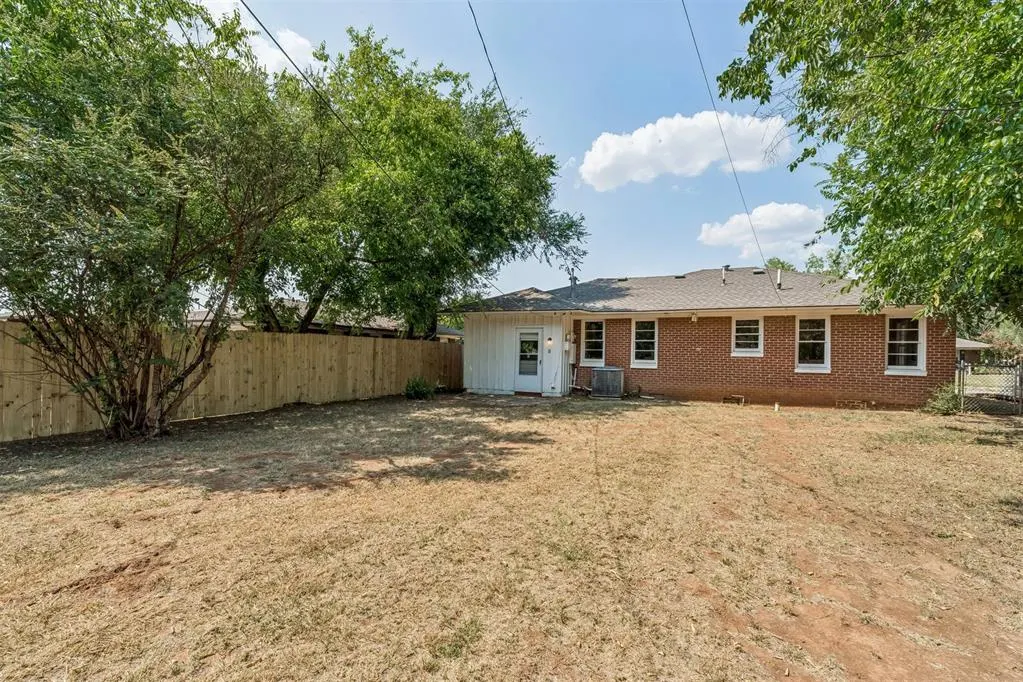 Photo 33 — 1728 Andover Court, Oklahoma City, OK 73120