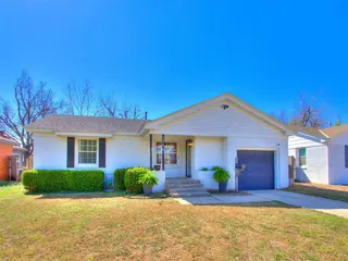 Sold home at 1614 Oxford Way