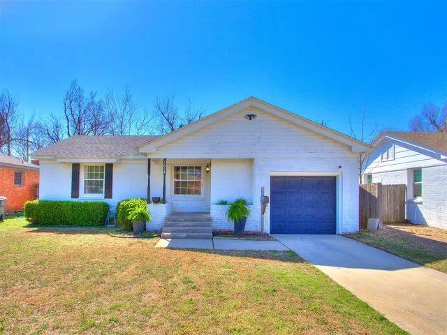 Photo 3 — 1614 Oxford Way, Oklahoma City, OK 73120