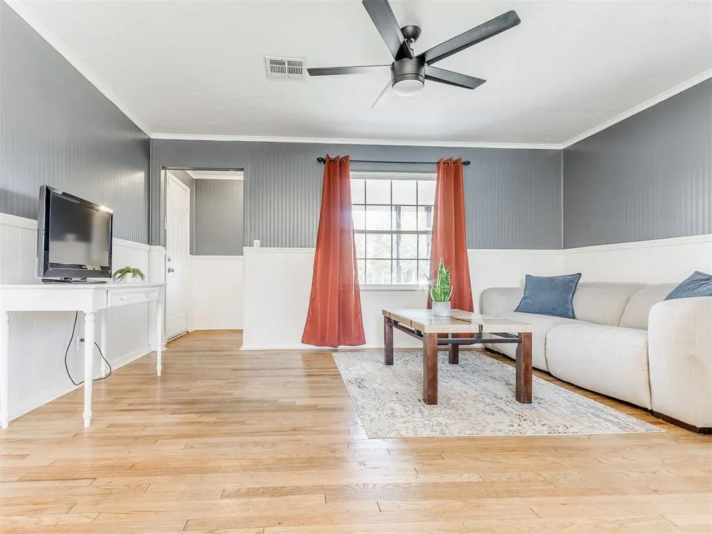 Photo 7 — 1614 Oxford Way, Oklahoma City, OK 73120