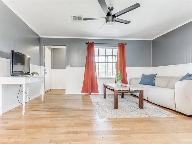 Photo 7 — 1614 Oxford Way, Oklahoma City, OK 73120