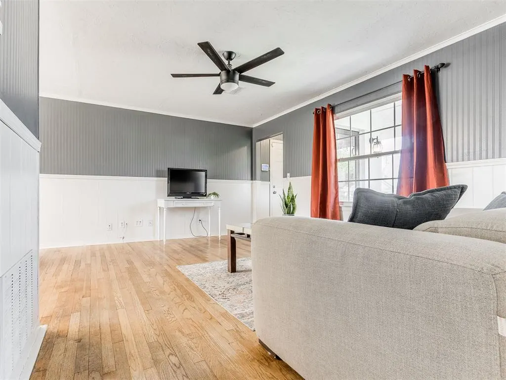 Photo 9 — 1614 Oxford Way, Oklahoma City, OK 73120