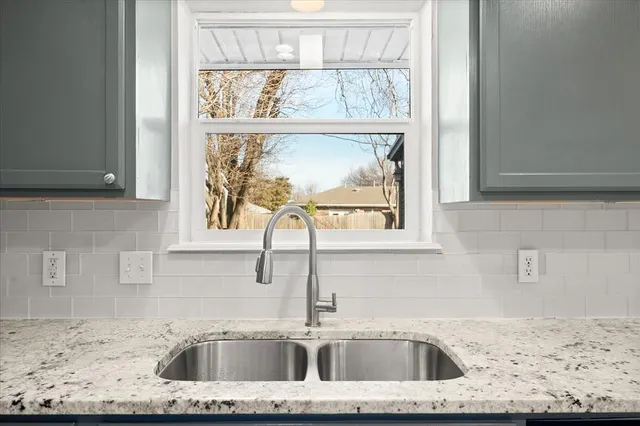 Photo 4 — 1501 Carlton Way, Oklahoma City, OK 73120