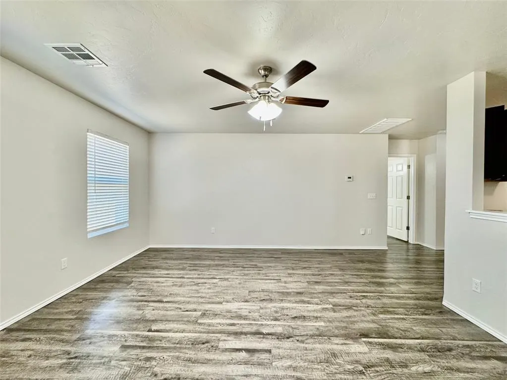 Photo 5 — 1017 N Pheasant Way, Mustang, OK 73064