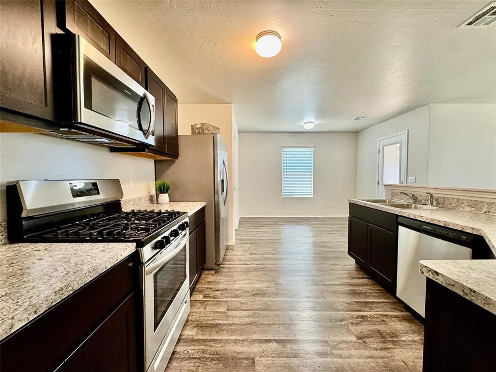 Photo 9 — 1017 N Pheasant Way, Mustang, OK 73064