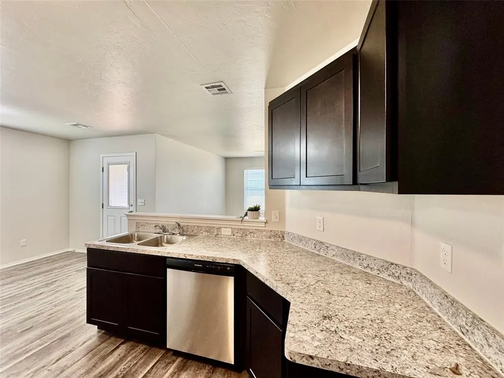 Photo 10 — 1017 N Pheasant Way, Mustang, OK 73064