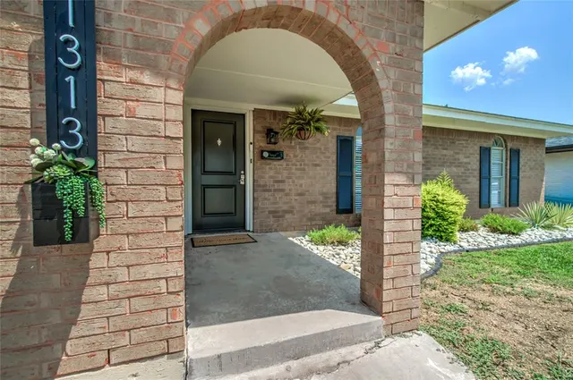 Photo 4 — 1313 Keystone Lane, Norman, OK 73071