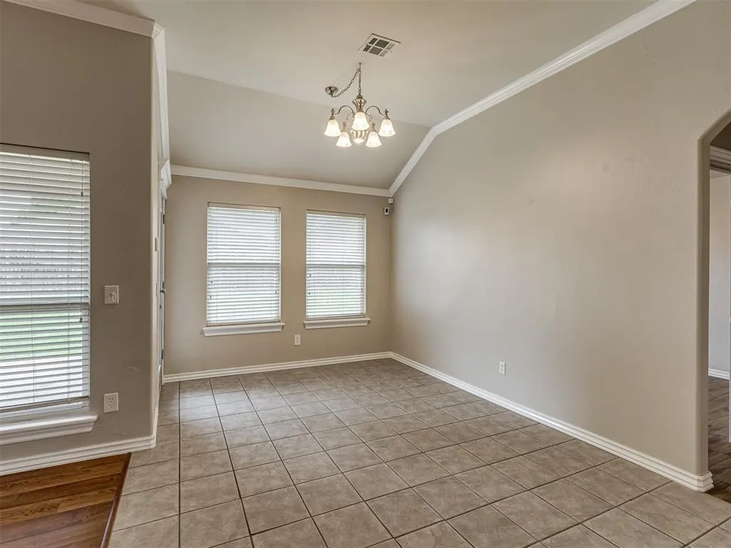Photo 7 — 13928 Hunter Jackson Drive, Yukon, OK 73099