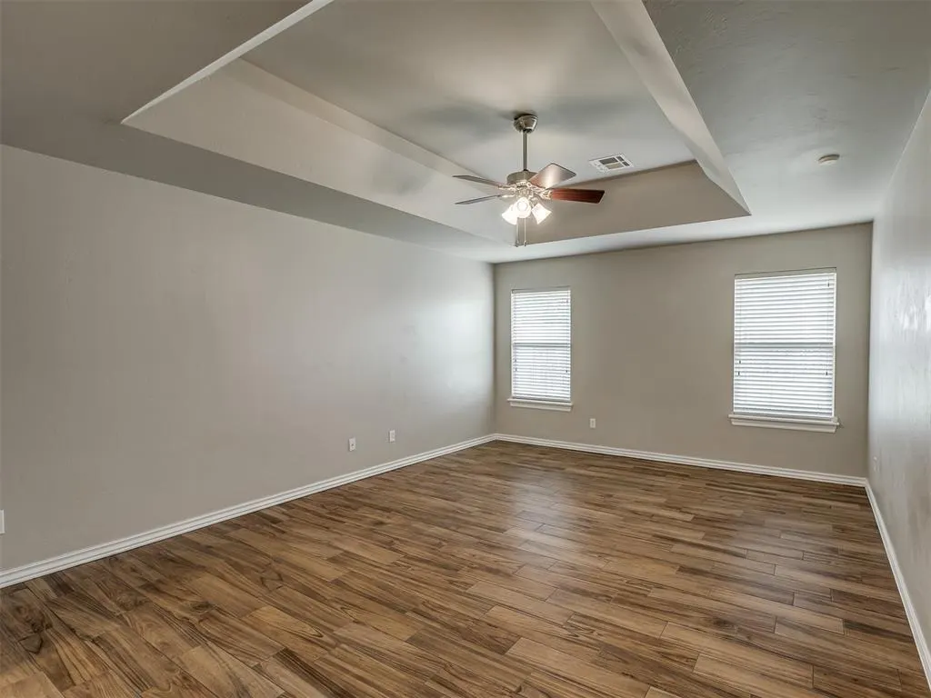 Photo 11 — 13928 Hunter Jackson Drive, Yukon, OK 73099