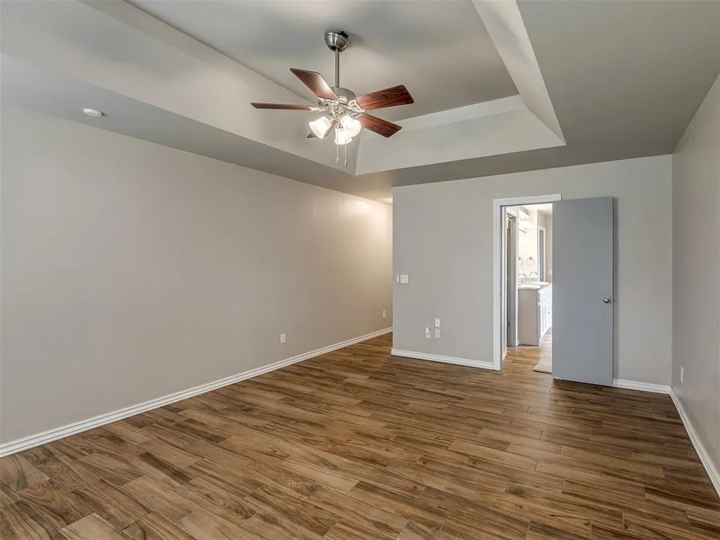 Photo 12 — 13928 Hunter Jackson Drive, Yukon, OK 73099