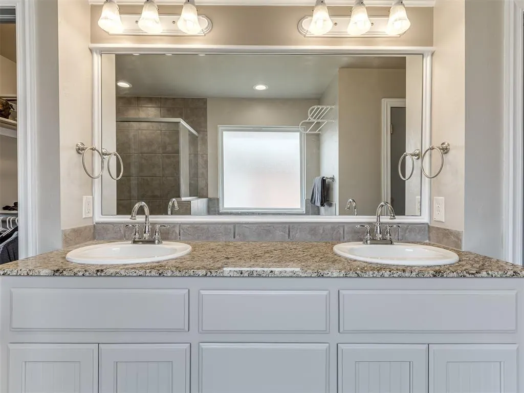 Photo 13 — 13928 Hunter Jackson Drive, Yukon, OK 73099