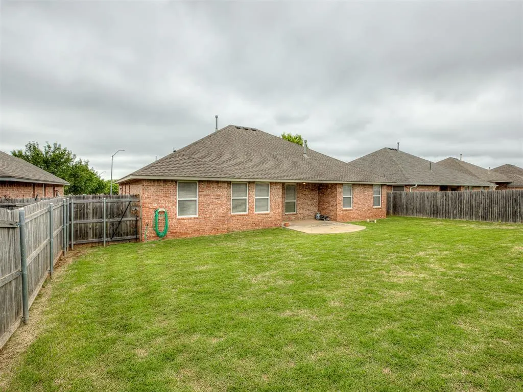 Photo 23 — 13928 Hunter Jackson Drive, Yukon, OK 73099