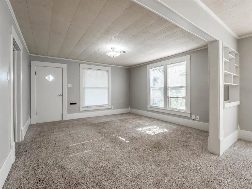 Photo 4 — 717 E Logan Avenue, Guthrie, OK 73044
