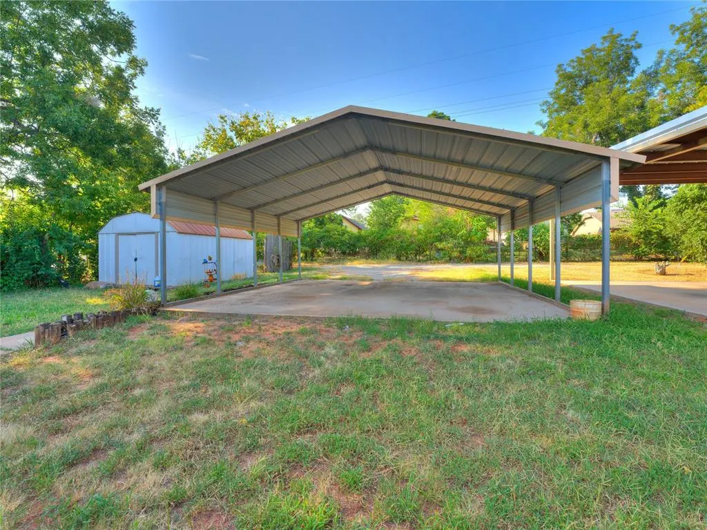 Photo 30 — 717 E Logan Avenue, Guthrie, OK 73044