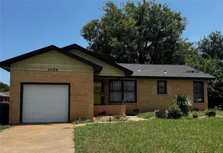 Sold home at 6728 N Ross Avenue