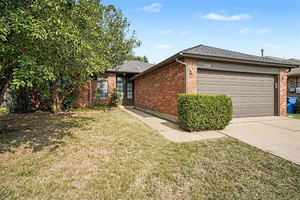 Photo 2 — 1208 San Fidel Lane, Edmond, OK 73003