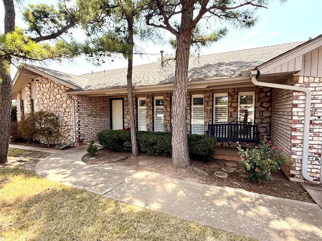 Photo 2 — 1616 Crafton Court, Oklahoma City, OK 73159
