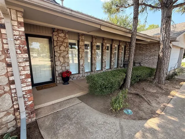 Photo 3 — 1616 Crafton Court, Oklahoma City, OK 73159
