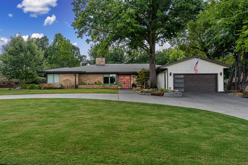 Front exterior — 622 Timber Lane, Edmond, OK 73034