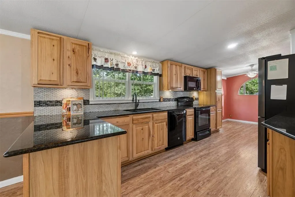 Photo 8 — 13393 Forest Fox Road, Edmond, OK 73034