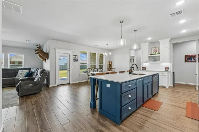 Photo 5 — 512 Cantebury Drive, Tuttle, OK 73089