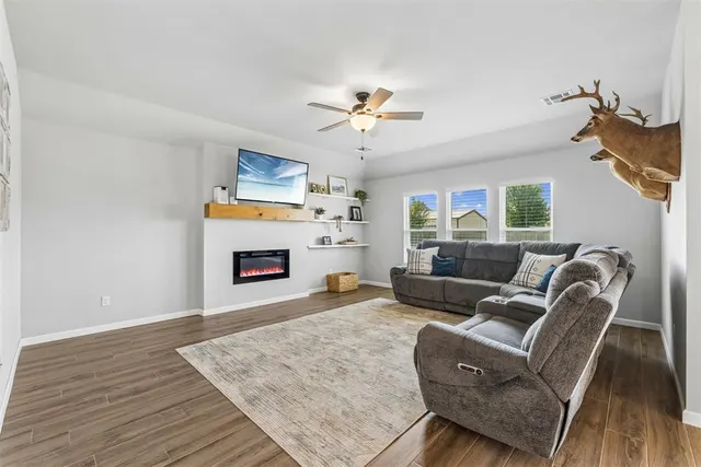Photo 6 — 512 Cantebury Drive, Tuttle, OK 73089