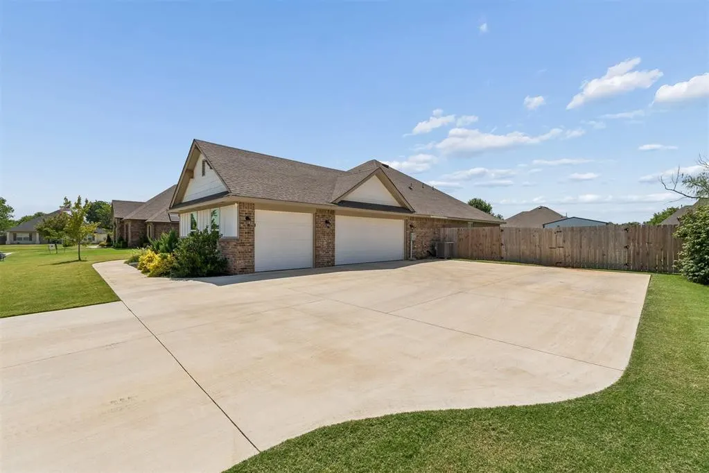 Photo 31 — 512 Cantebury Drive, Tuttle, OK 73089