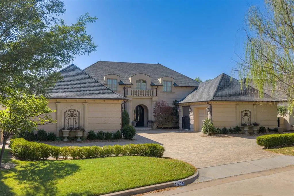 Photo 2 — 2404 NW Grand Circle Circle, Oklahoma City, OK 73116