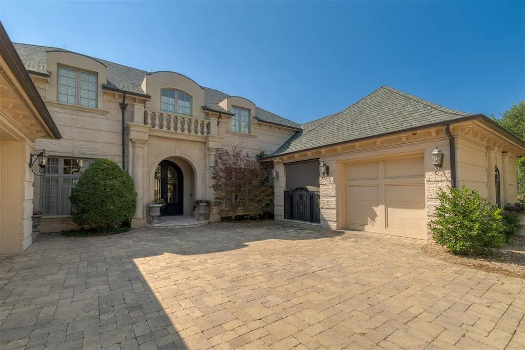 Photo 4 — 2404 NW Grand Circle Circle, Oklahoma City, OK 73116