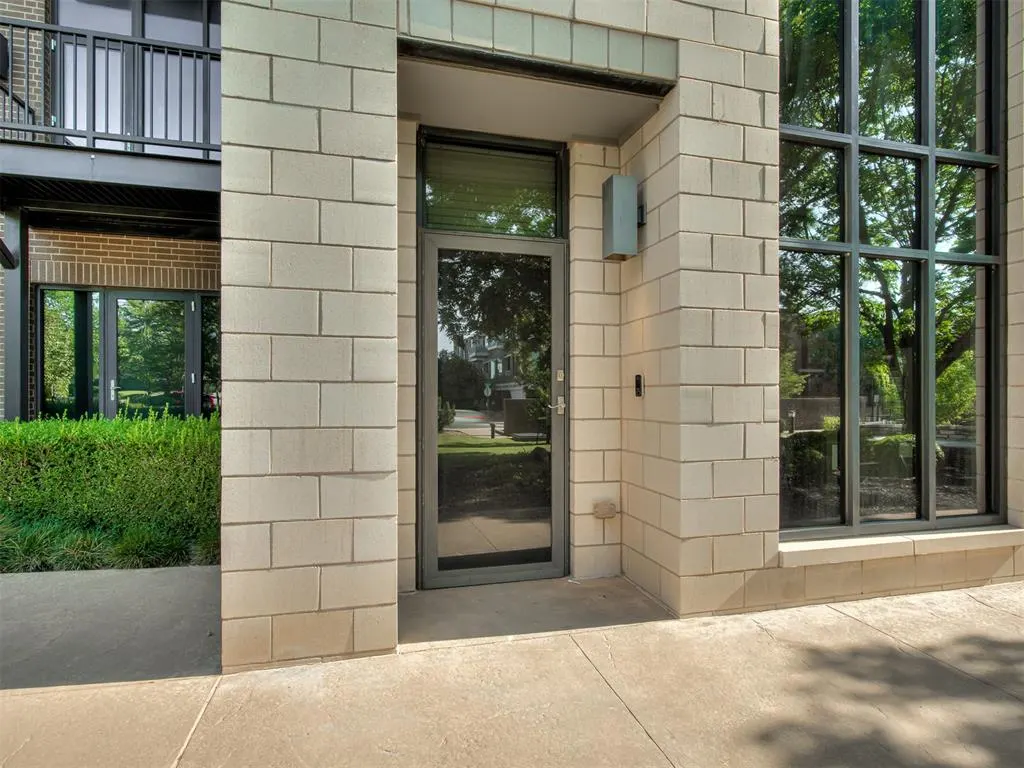 Photo 3 — 301 NE 4th Street 1, Oklahoma City, OK 73104
