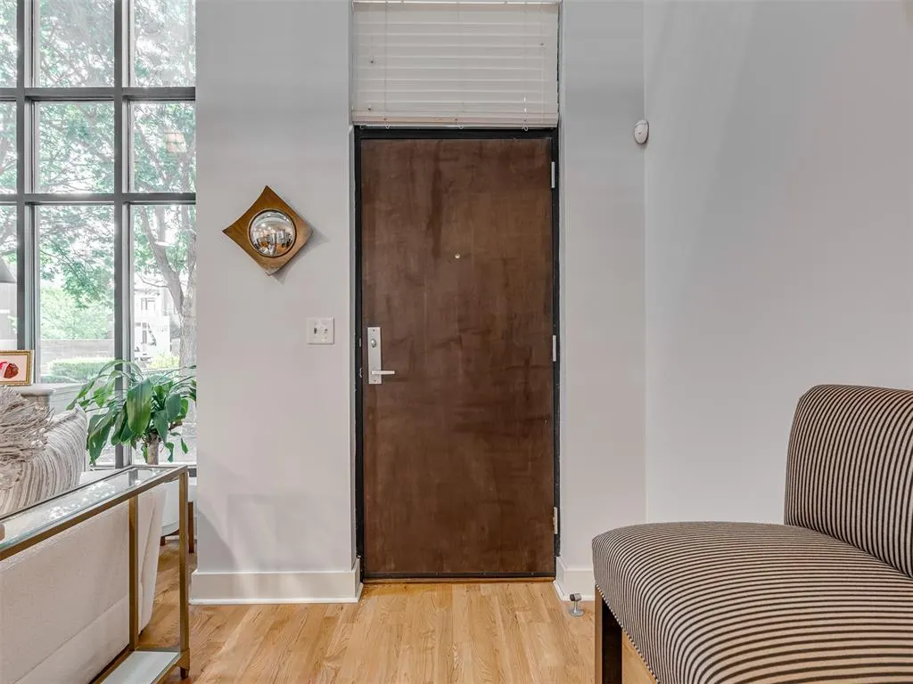 Photo 4 — 301 NE 4th Street 1, Oklahoma City, OK 73104