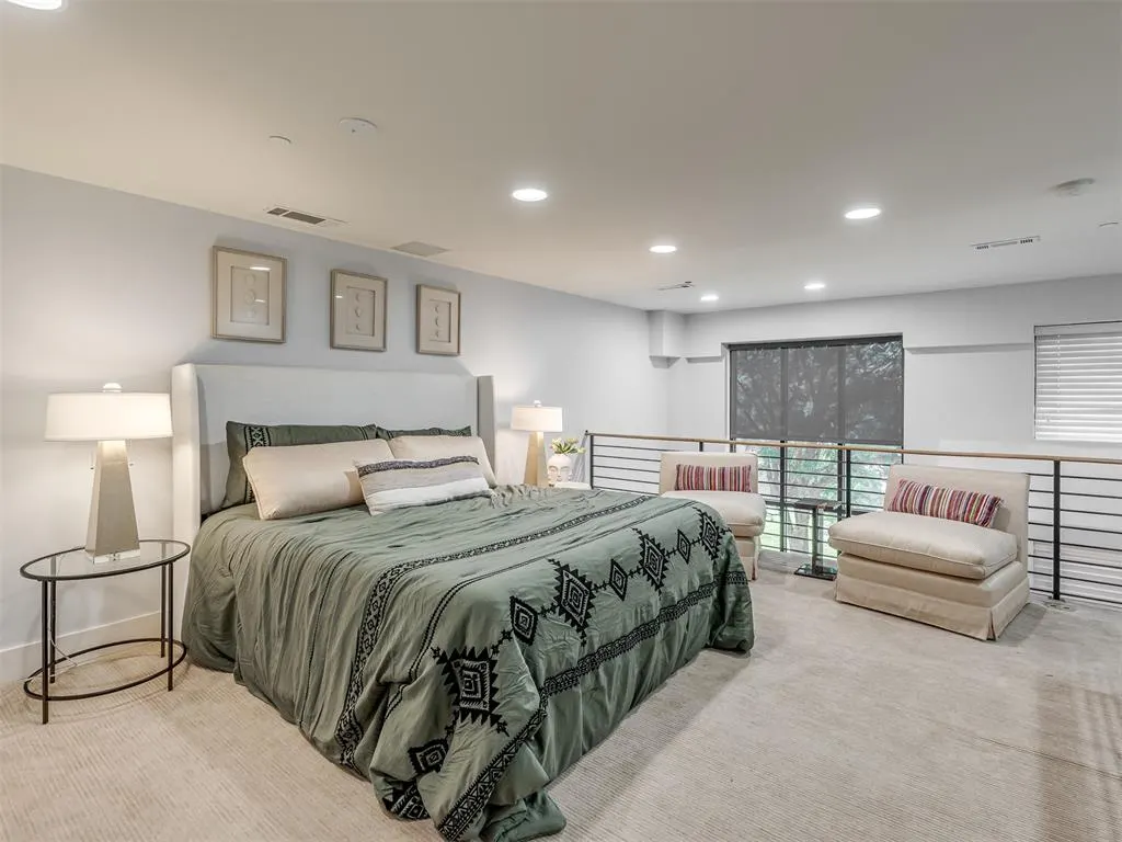 Photo 15 — 301 NE 4th Street 1, Oklahoma City, OK 73104
