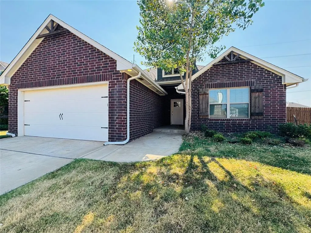 Front exterior — 9005 Poppey Place, Yukon, OK 73099